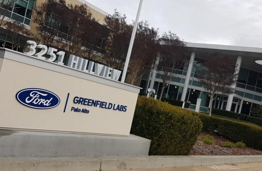 ¿Elon Musk compró Ford?