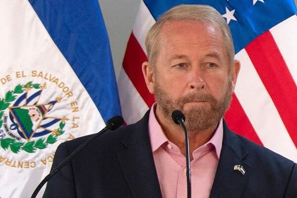 ¿Quién es Ronald Douglas?