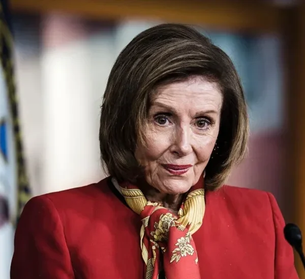 Reportan lesión de Nancy Pelosi en Luxemburgo