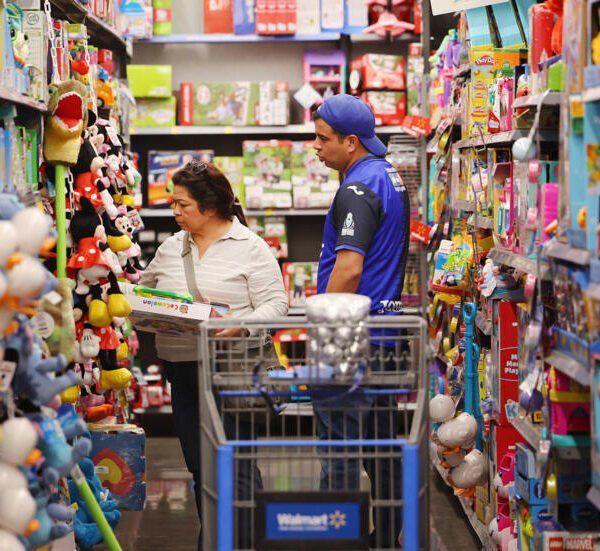 Las acciones de Walmart caen en Wall Street