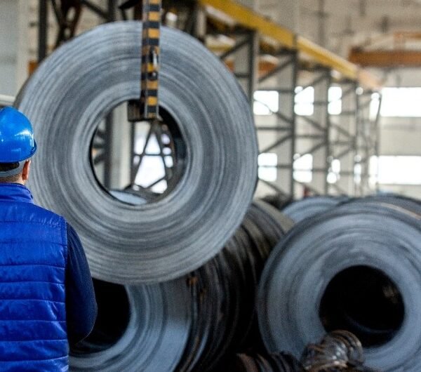 25% de impuestos a la importación de acero…