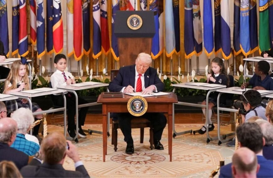 Ordenan desmantelar el departamento de Educación de Estados&hellip;