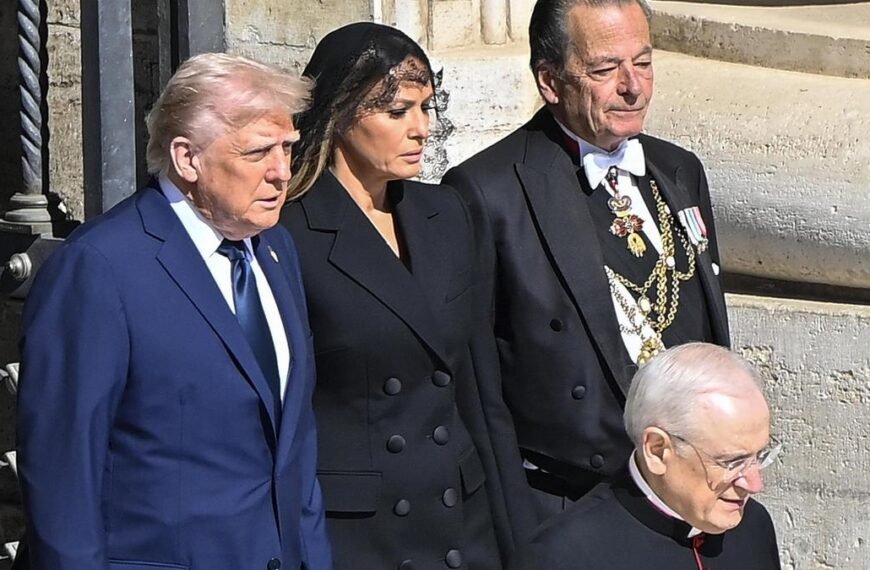Donald Trump en el funeral del&hellip;