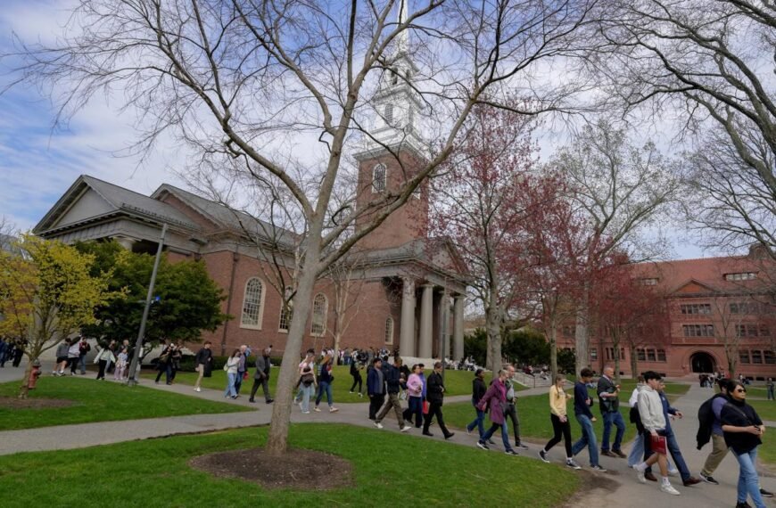 Prohíben la inscripción de estudiantes extranjeros&hellip;