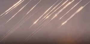 Irán lanza misiles contra base aérea de Estados Unidos en Qatar