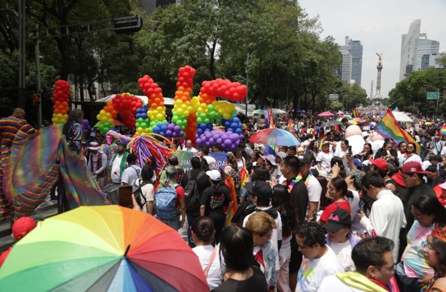 Marcha de orgullo gay en México&hellip;