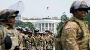 Trump ordena el control federal de la policía y despliegue de la Guardia Nacional en Washington