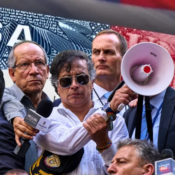 Estados Unidos revoca visa de Gustavo Petro