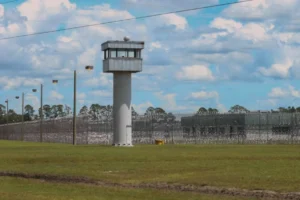 Florida inaugura el centro de detención para migrantes Deportation Depot