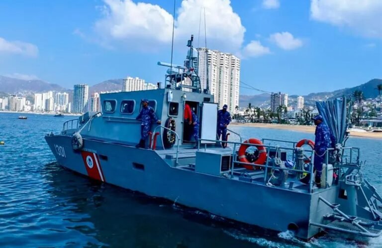 México rescata a sobreviviente de narcolancha atacada por Estados Unidos