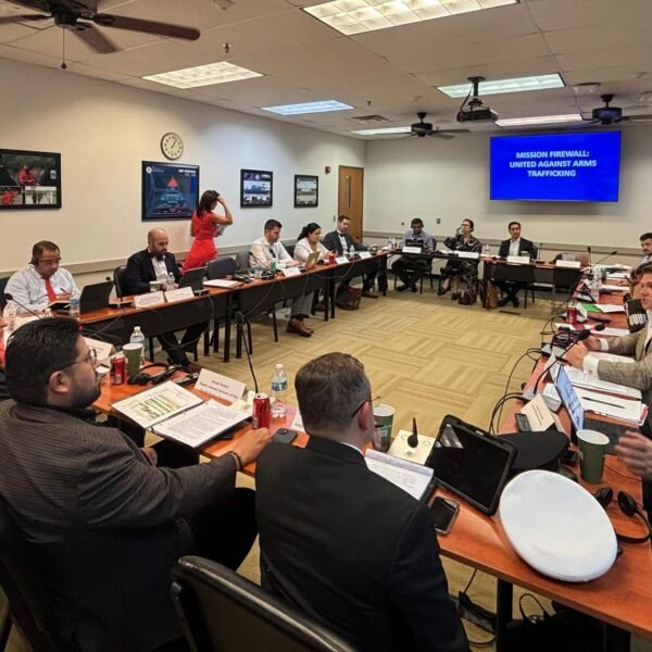 México y Estados Unidos refuerzan frontera con grupo…